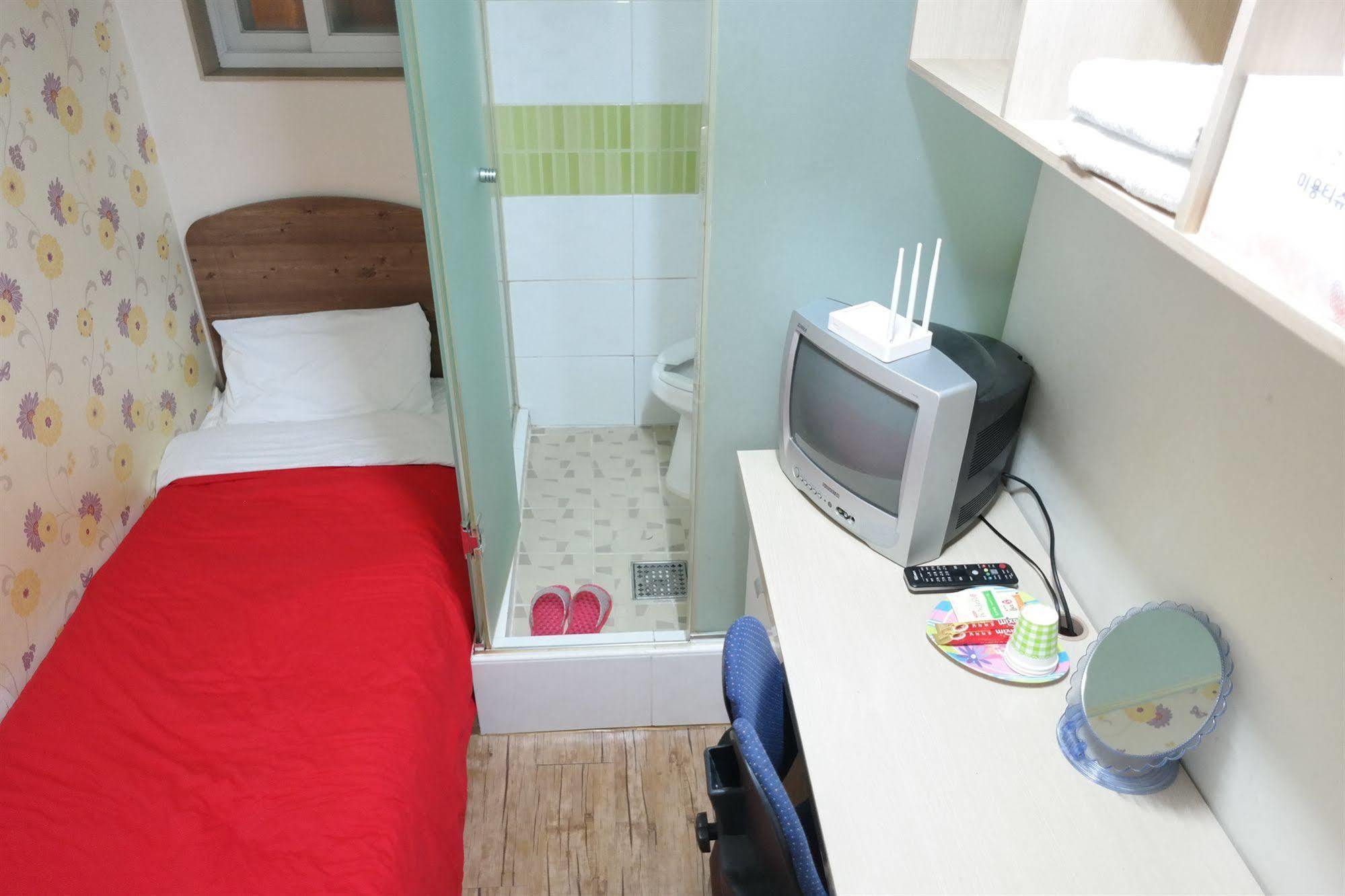 Storyhouse Myeongdong Otel Seul Dış mekan fotoğraf
